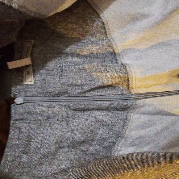 NWT BCBGeneration Gray Mini Skirt - Picture 11 of 11